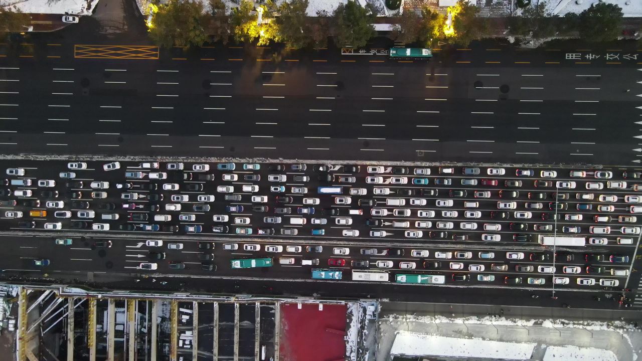 航拍城市拥堵交通济南经十路