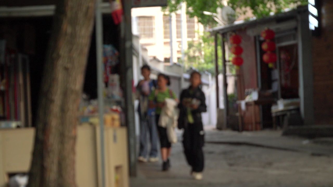 小学生和小卖铺 胡同街道