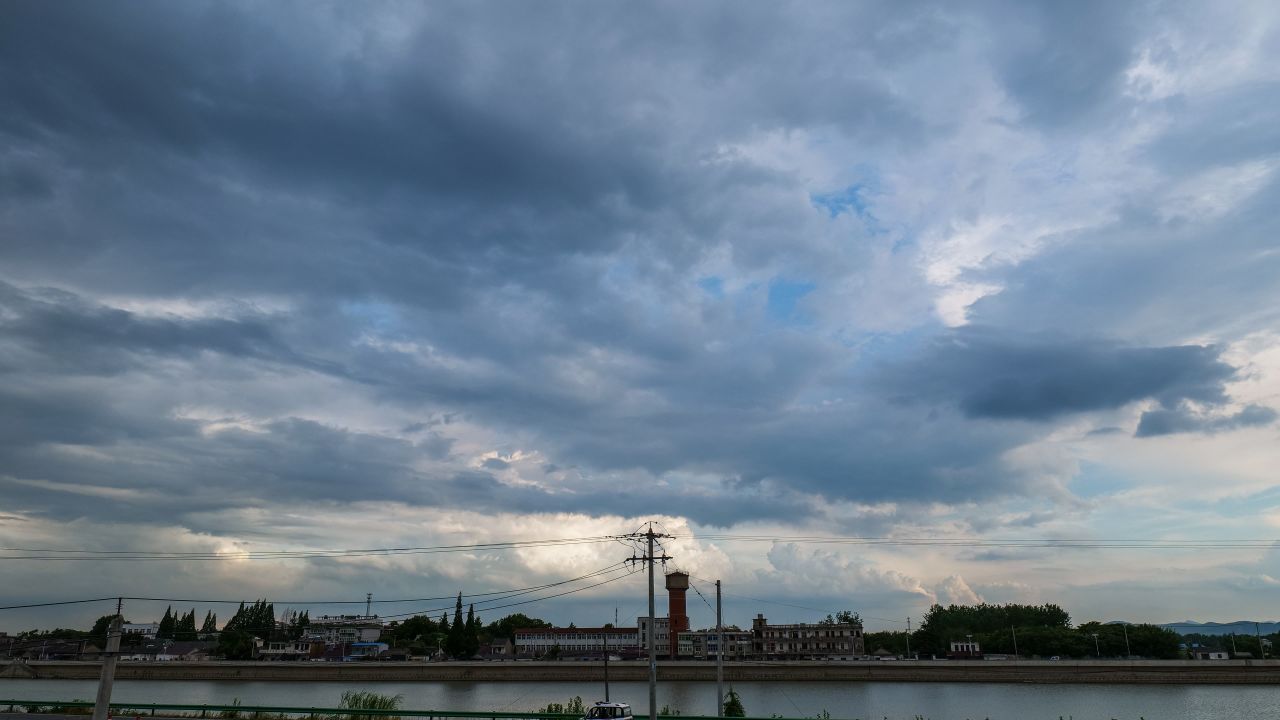 乌云密布云海翻腾暴风雨雷阵雨天气骤变 1