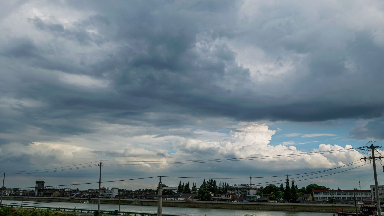 乌云密布云海翻腾暴风雨雷阵雨天气骤变 2