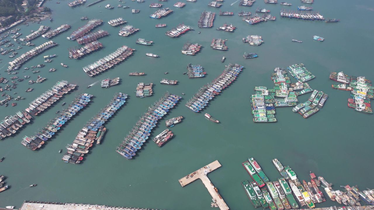 蓝色海洋大海渔船航拍