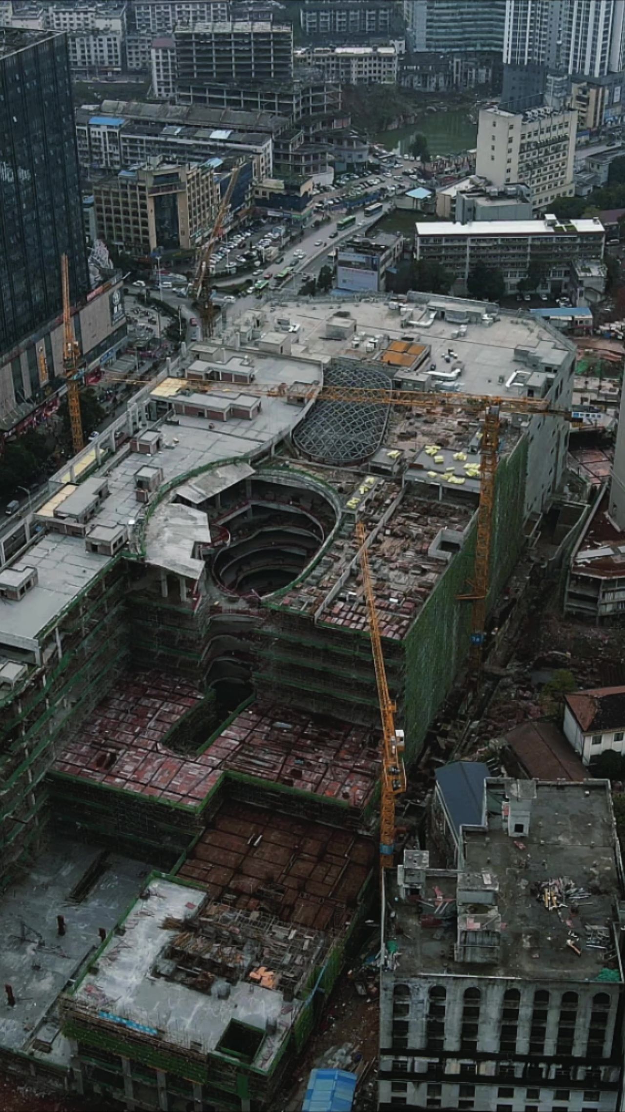 城市工地施工工地竖屏航拍