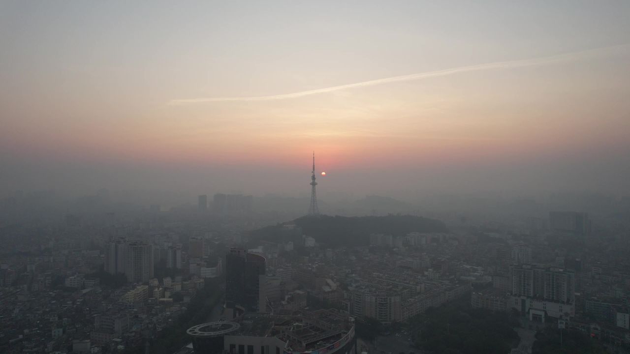 广东阳江城市清晨日出彩霞迷雾航拍 