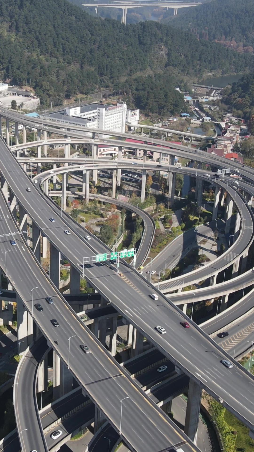 城市航拍高架桥交通竖屏