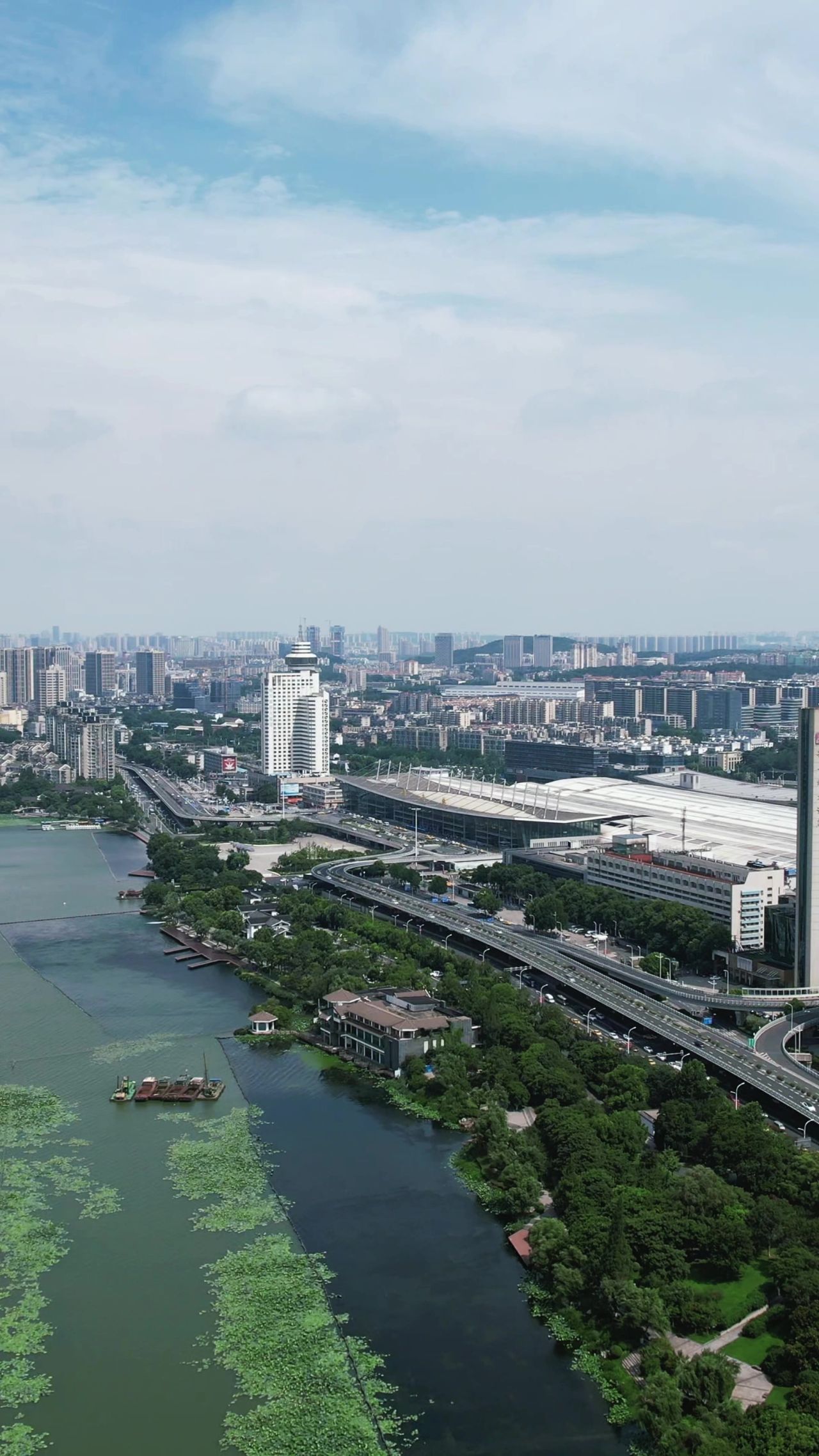 江苏南京玄武湖竖屏航拍 