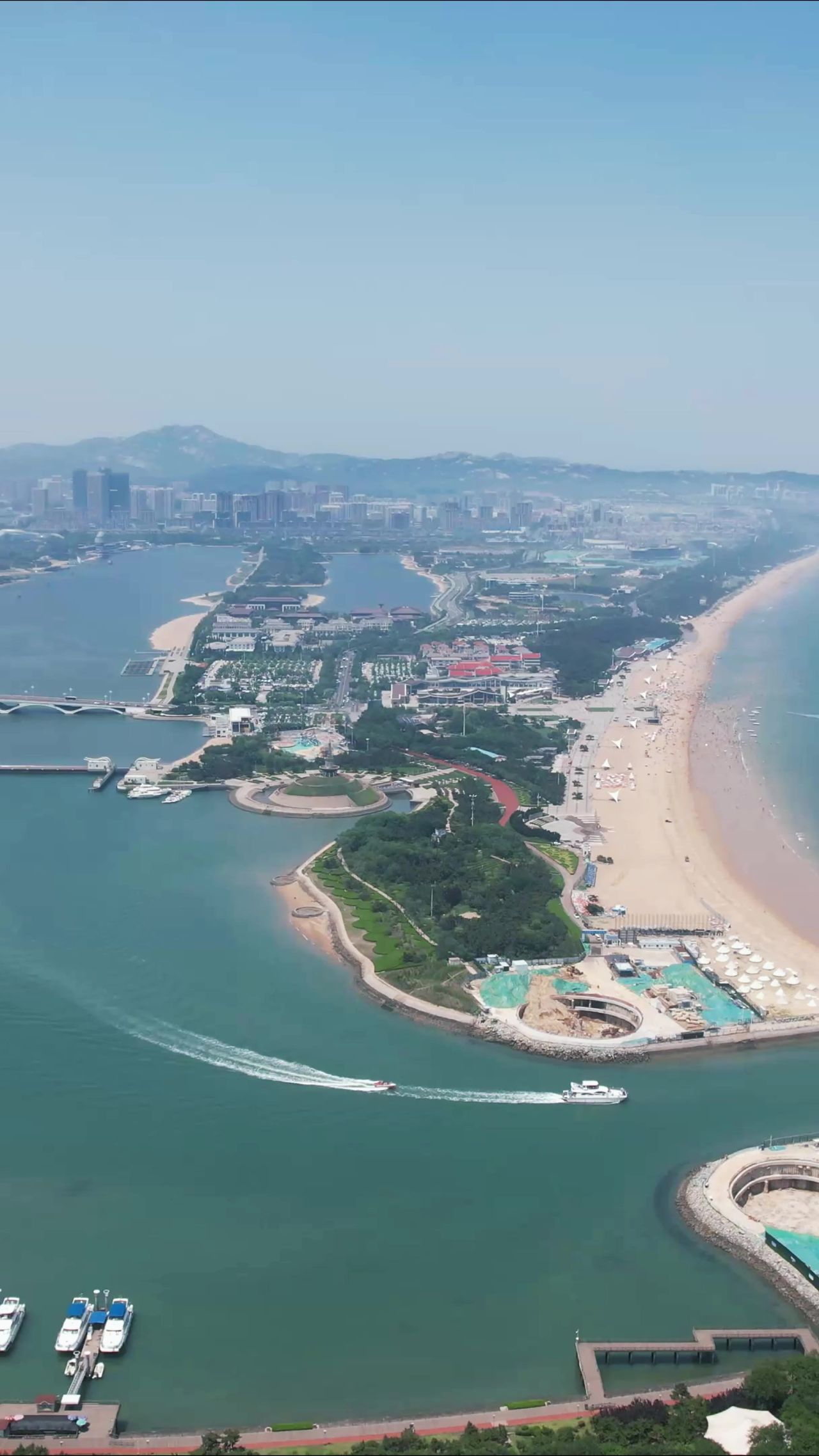大海海浪沙滩自然风光竖屏航拍 
