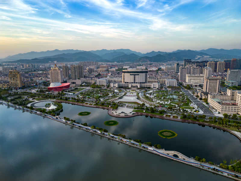 东阳江边