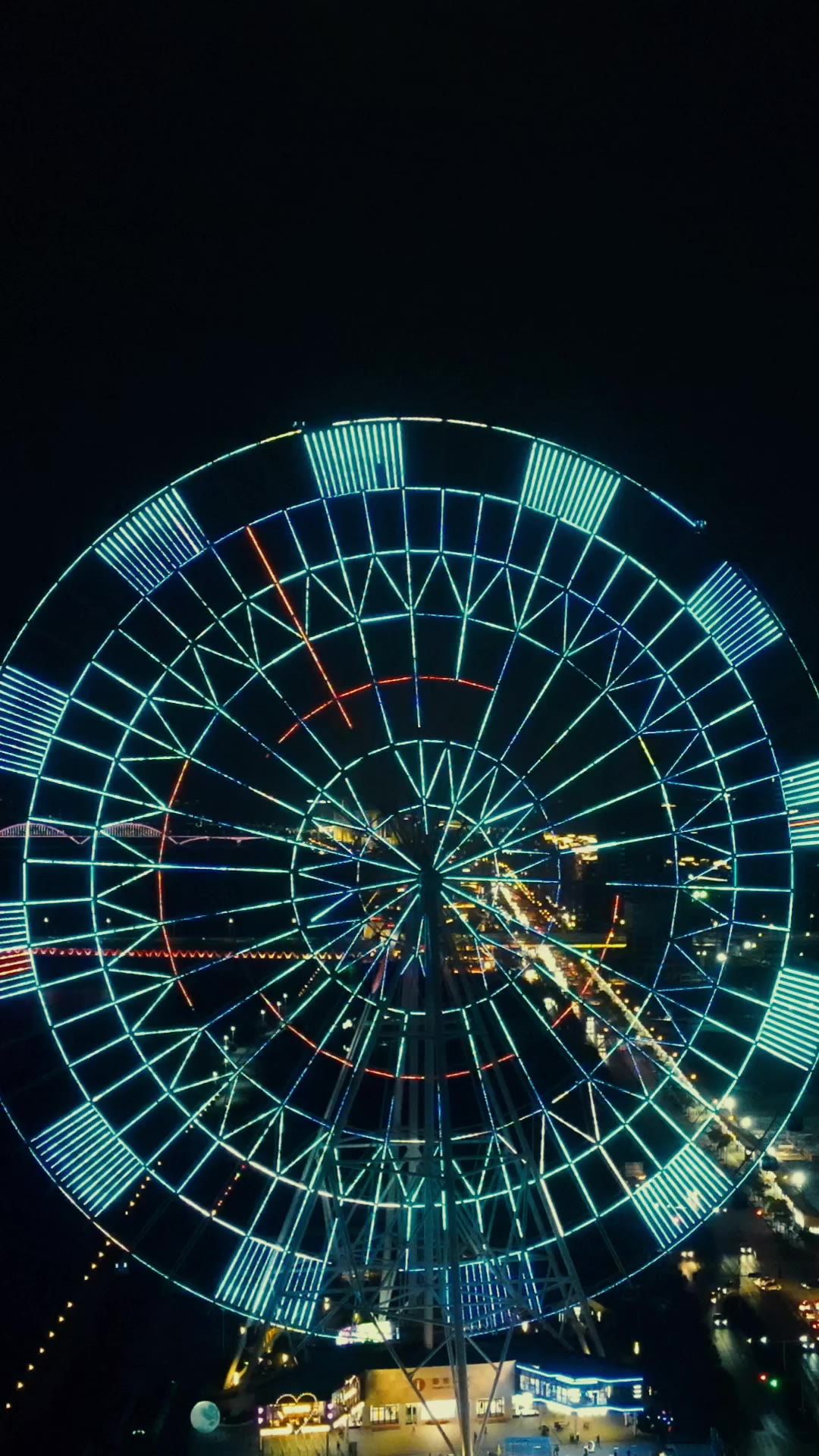 江西南昌之眼摩天轮夜景竖屏航拍 