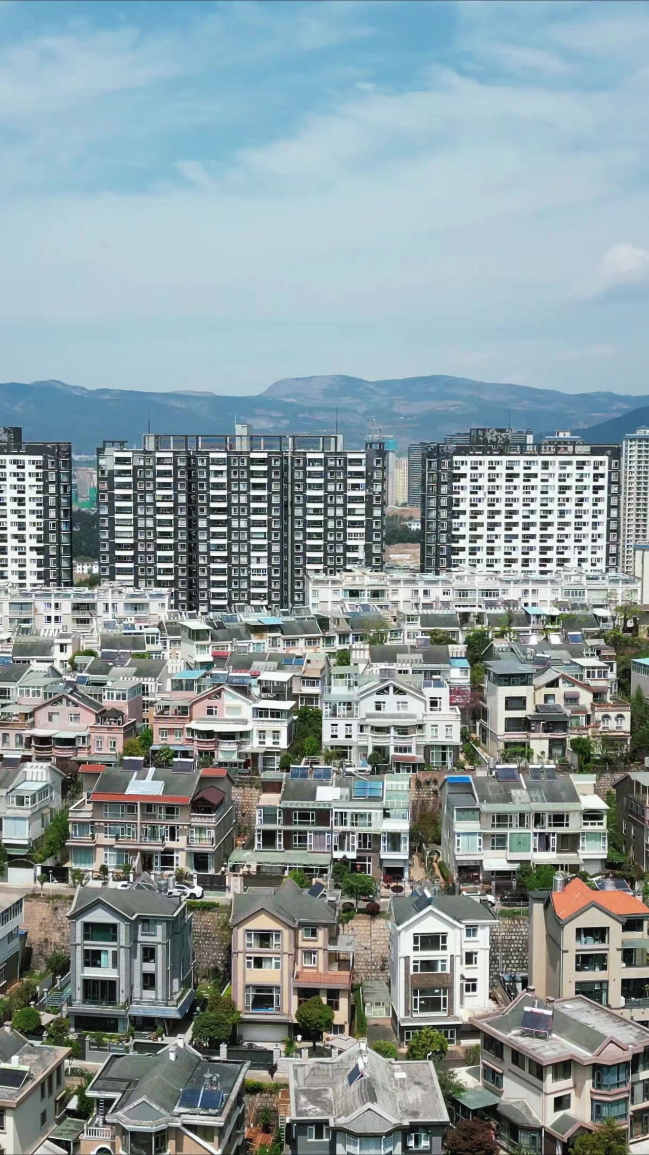 城市高楼高档小区住宅楼别墅竖屏航拍