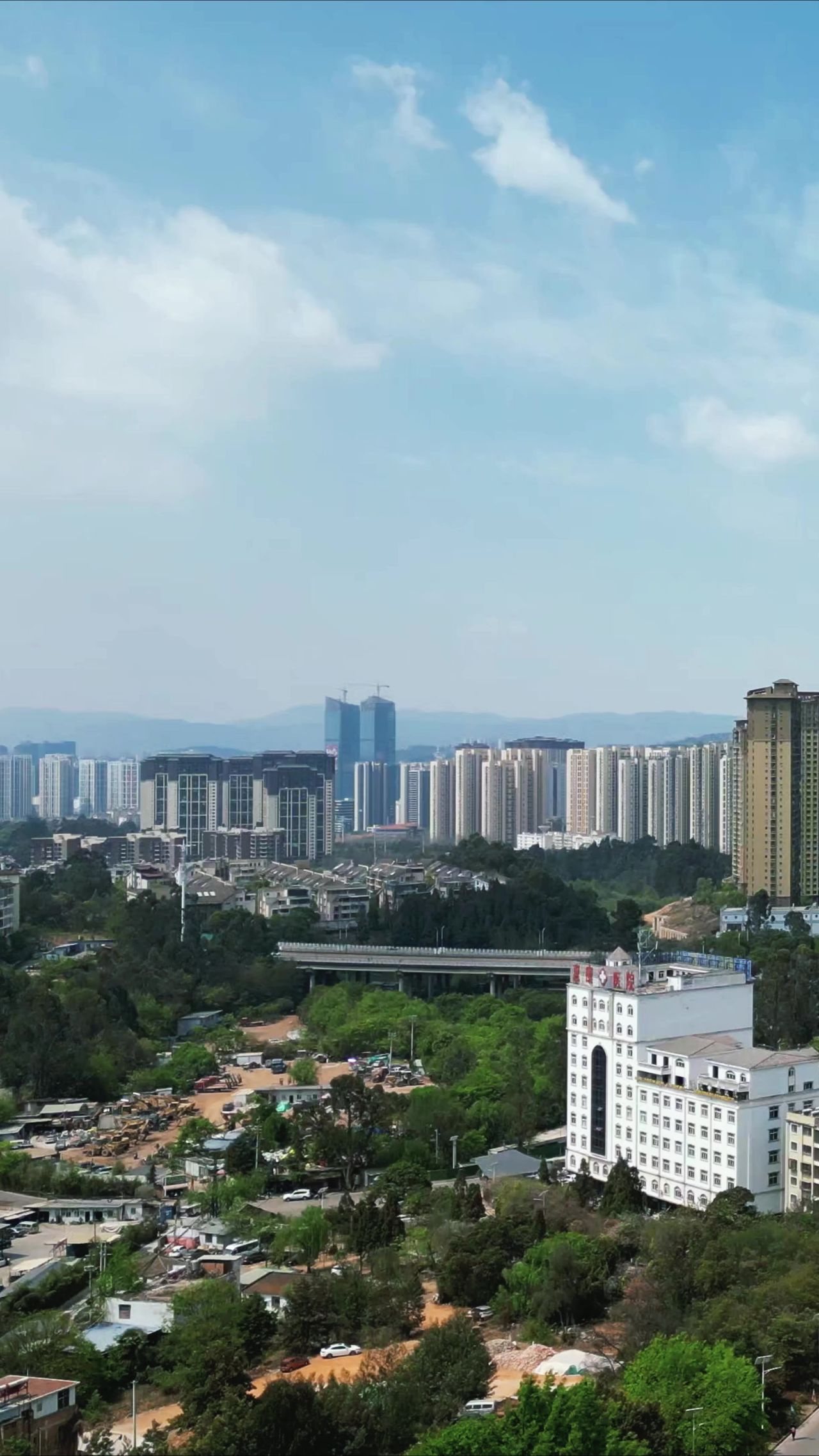 城市高楼高档小区住宅楼别墅竖屏航拍