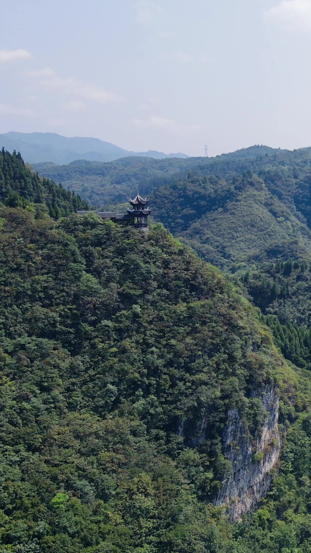 旅游景区贵州镇远古镇石屏山古塔竖屏航拍