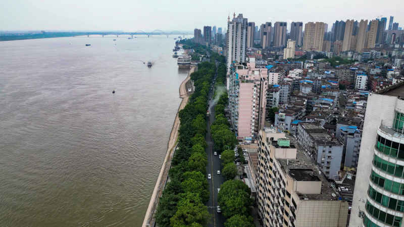 航拍江西九江沿江交通风光带