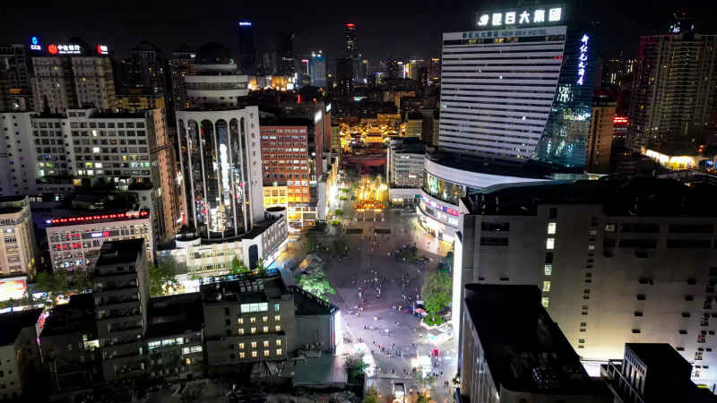 航拍云南昆明南屏街夜景 