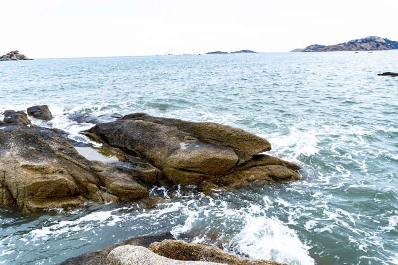 大海礁石海浪