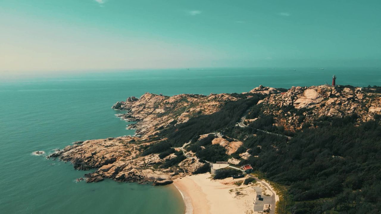 大海海浪沙滩礁石风景实拍