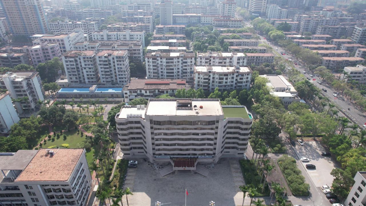 广东茂名市委市政府办公楼航拍