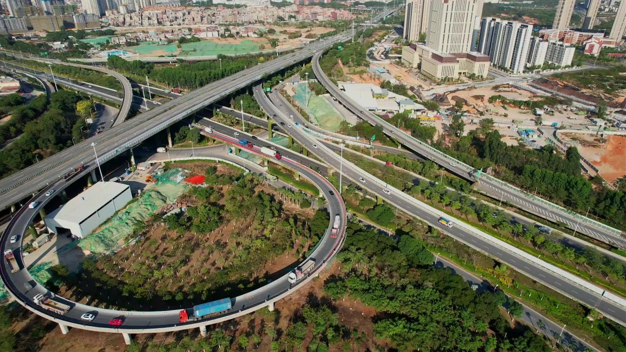 航拍厦门立交桥交通景观 3