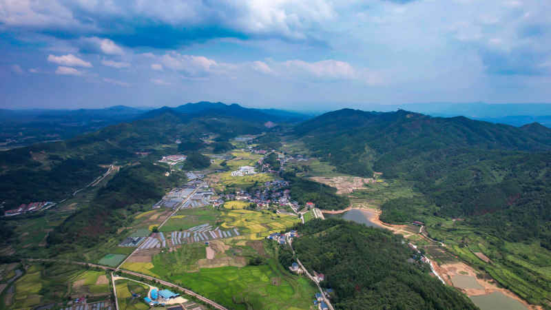 山川丘陵农田农业种植美丽乡村航拍 
