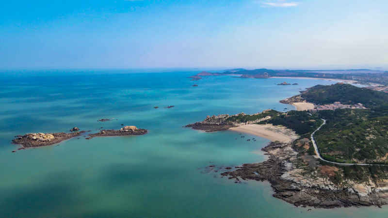 大海海洋沙滩礁石风景航拍摄影图 