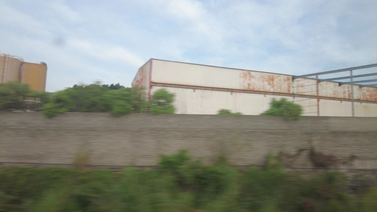 旅途高铁窗外风景一闪而过实拍  