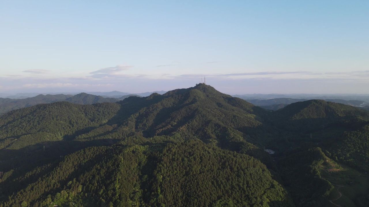 连绵起伏山川航拍