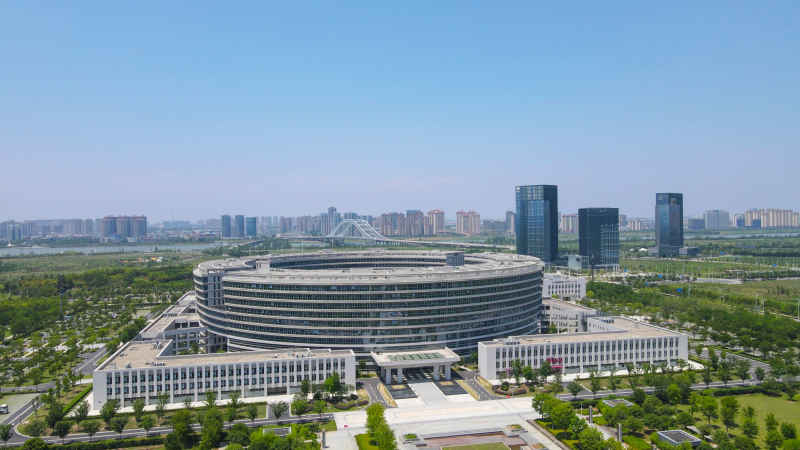 航拍湖北襄阳东津商务大楼