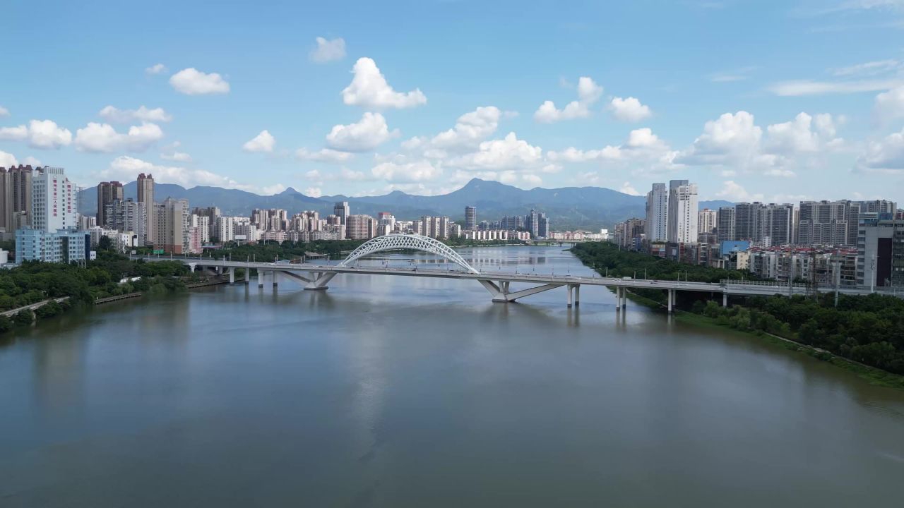 航拍江西赣州城市风光章江大桥