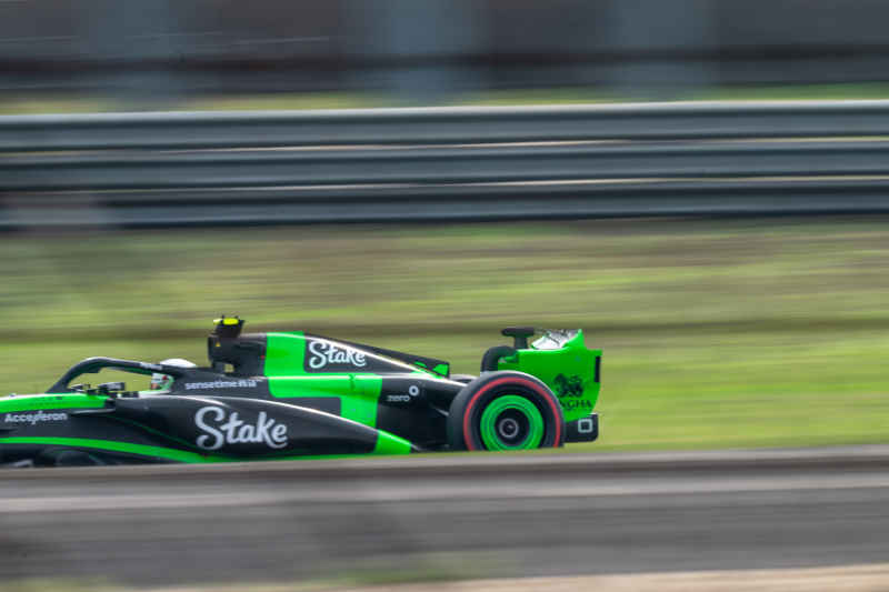 f1 32