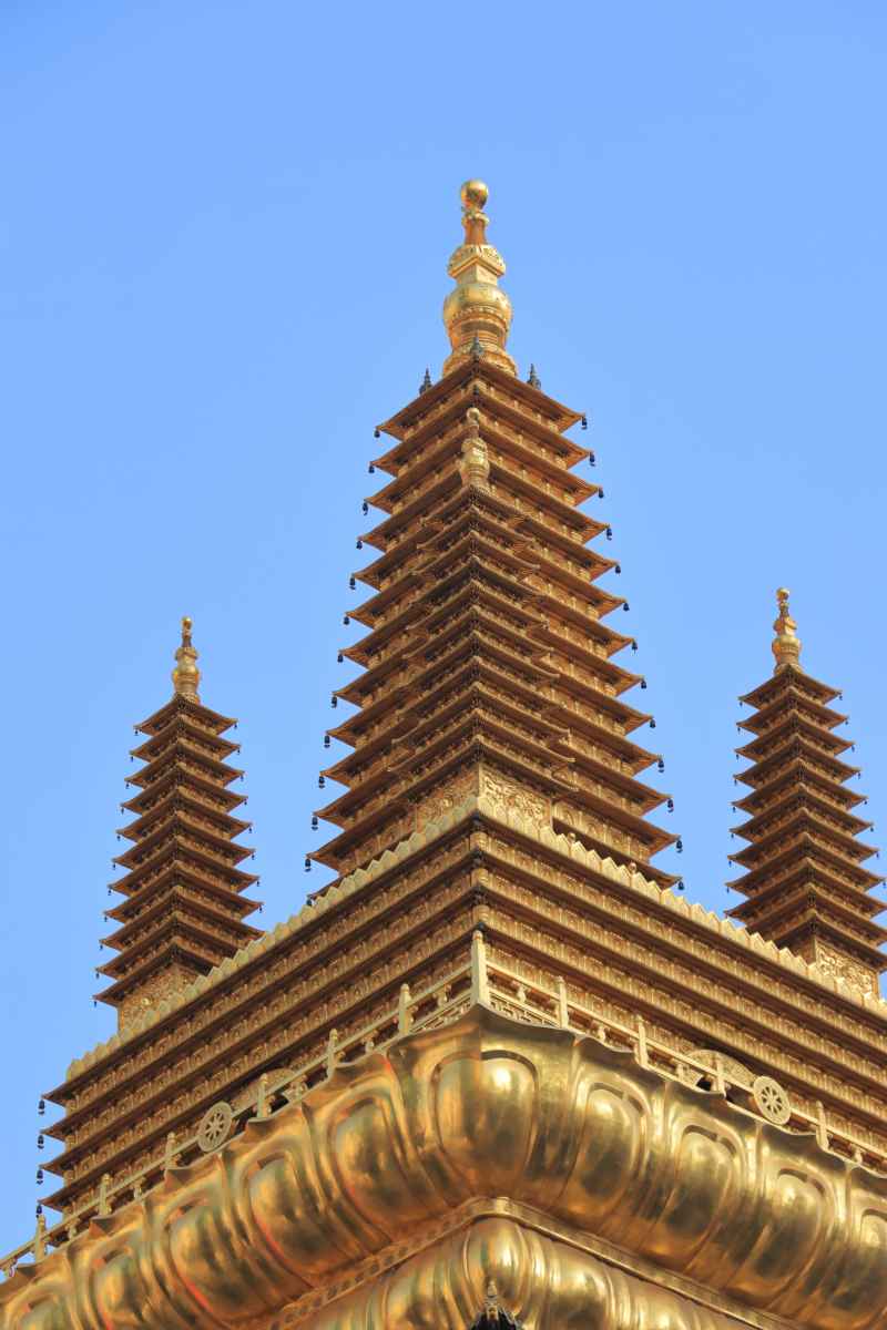 远眺静安寺佛塔