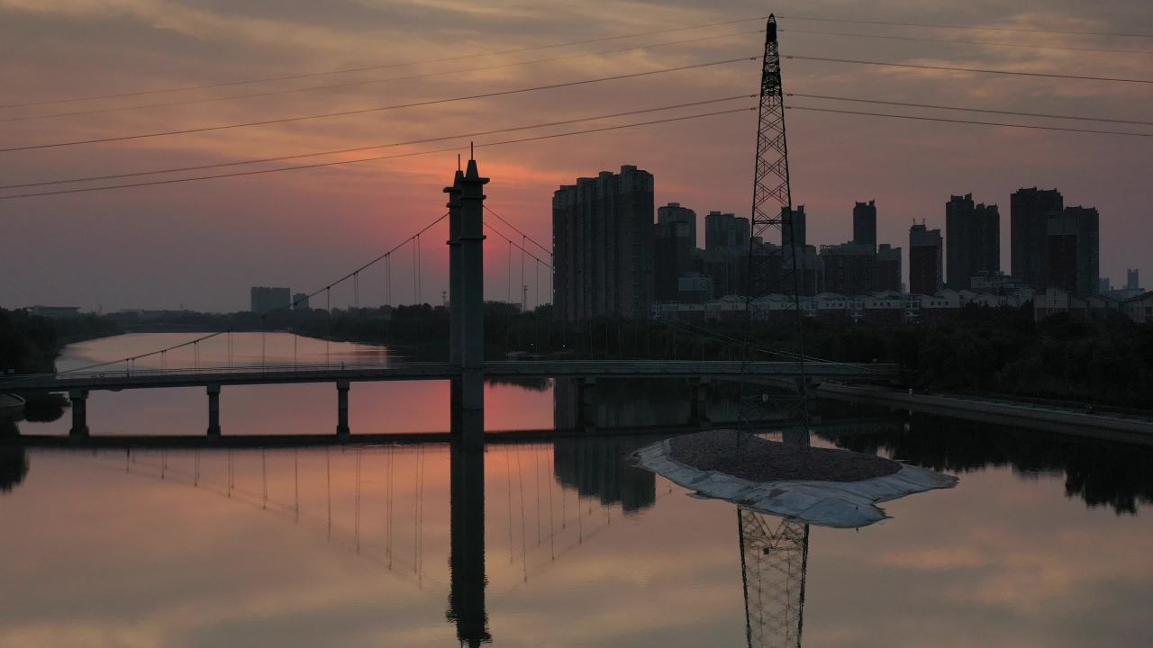 日落下的城市之桥