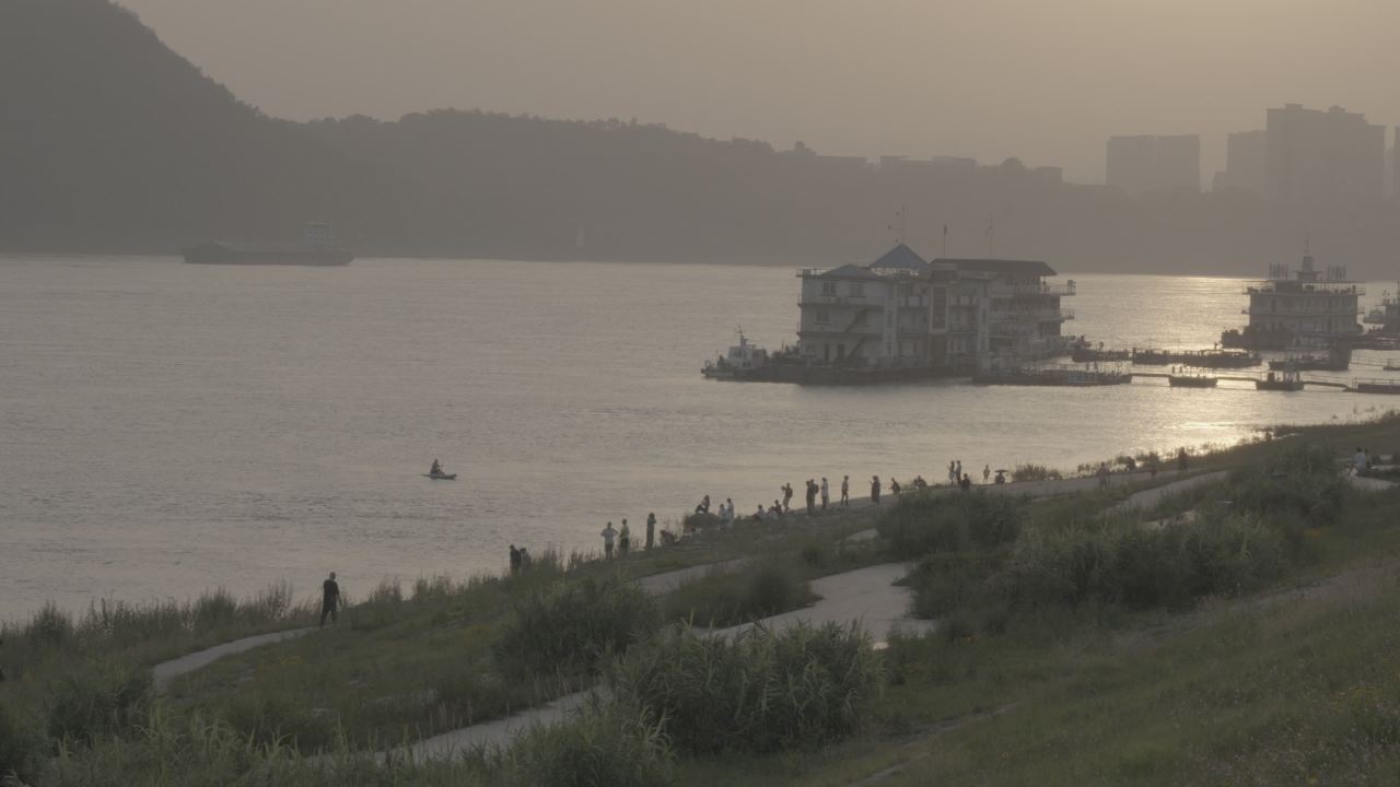 宜昌江边 67