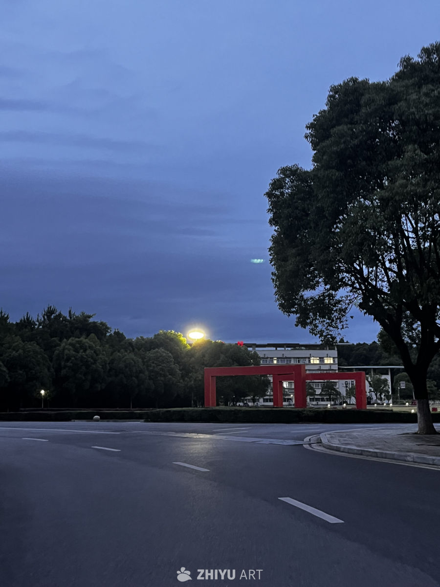 夜幕下的城市静谧