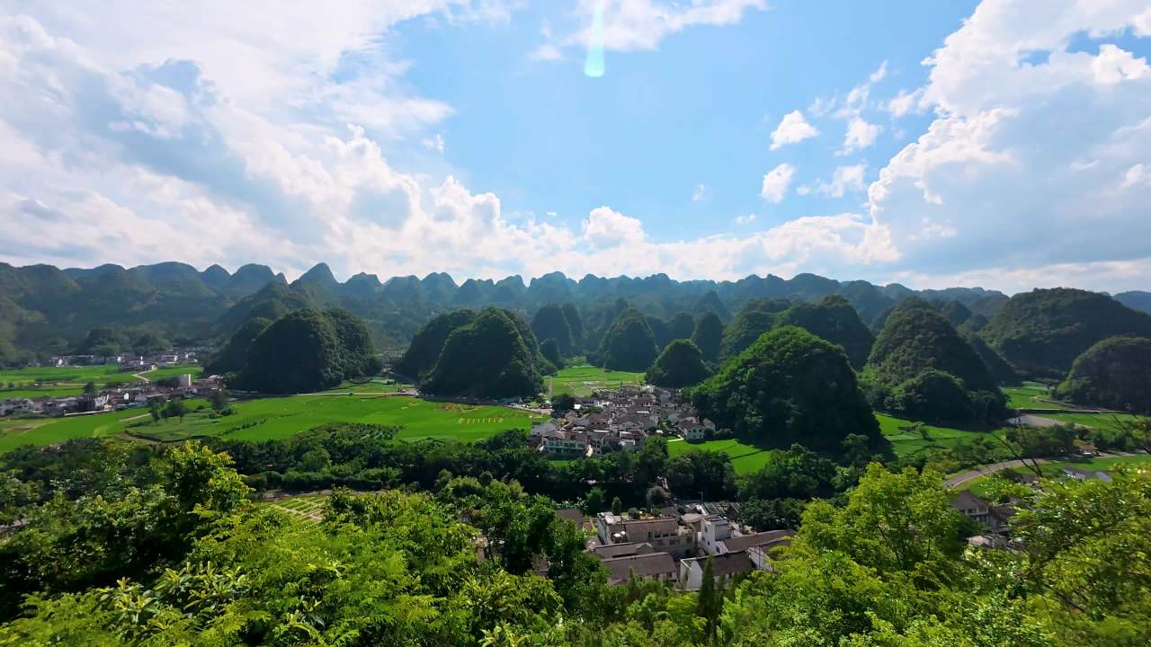 4k延时贵州万峰林景区 景区地理坐标