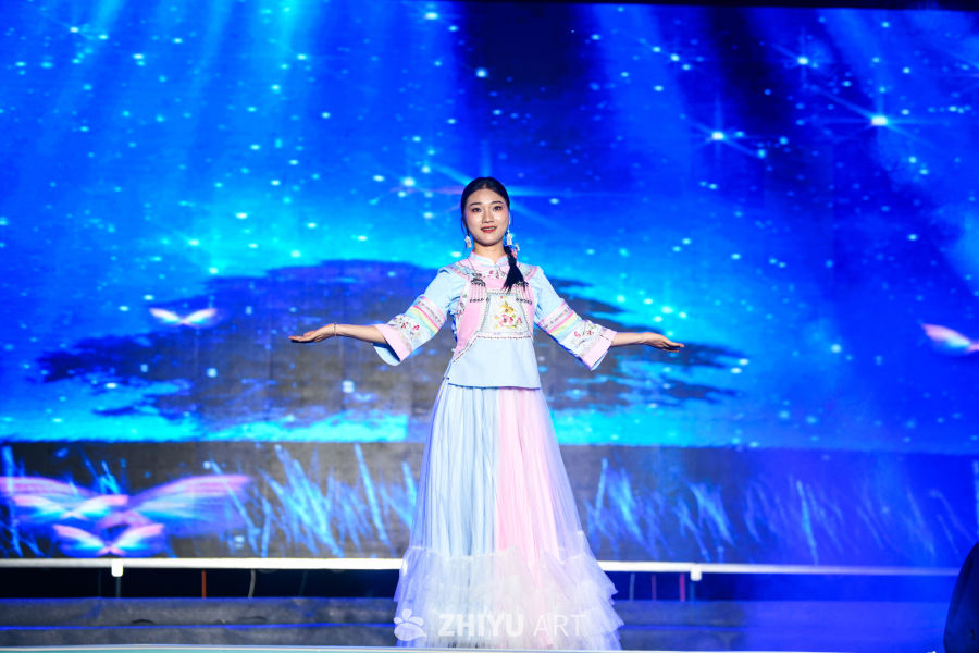 少数民族美女  少数民族服饰走秀 6