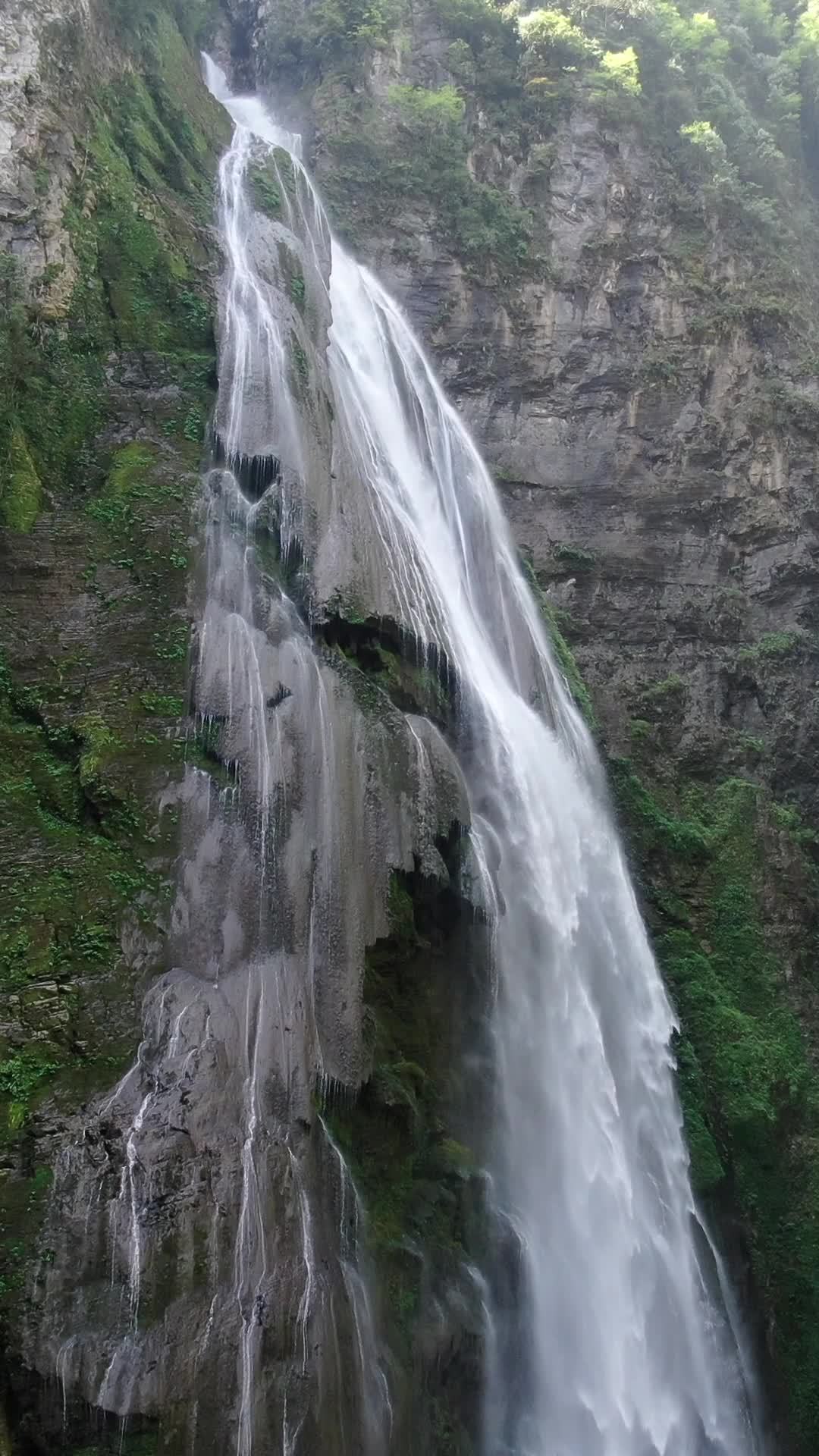 竖屏航拍瀑布流水自然风景 22