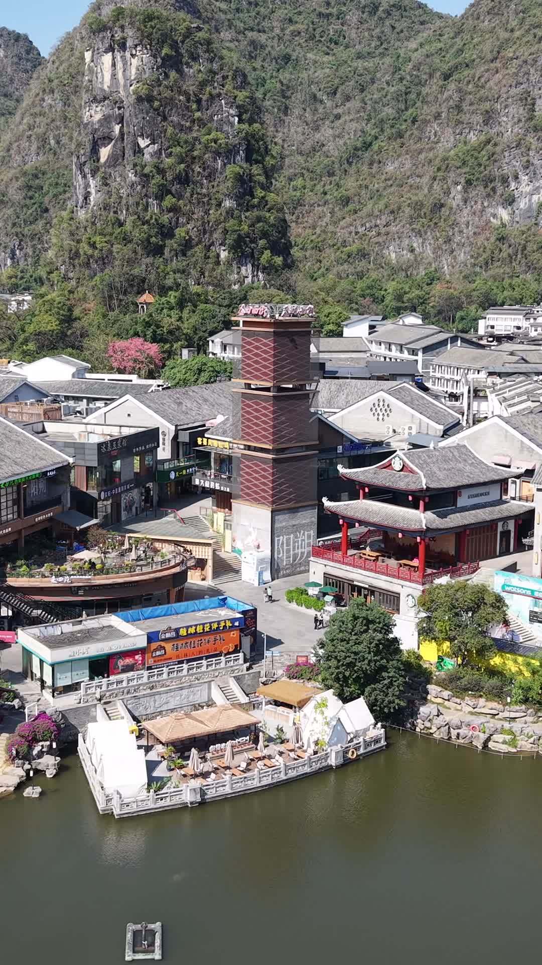 古镇山水间的悠闲时光