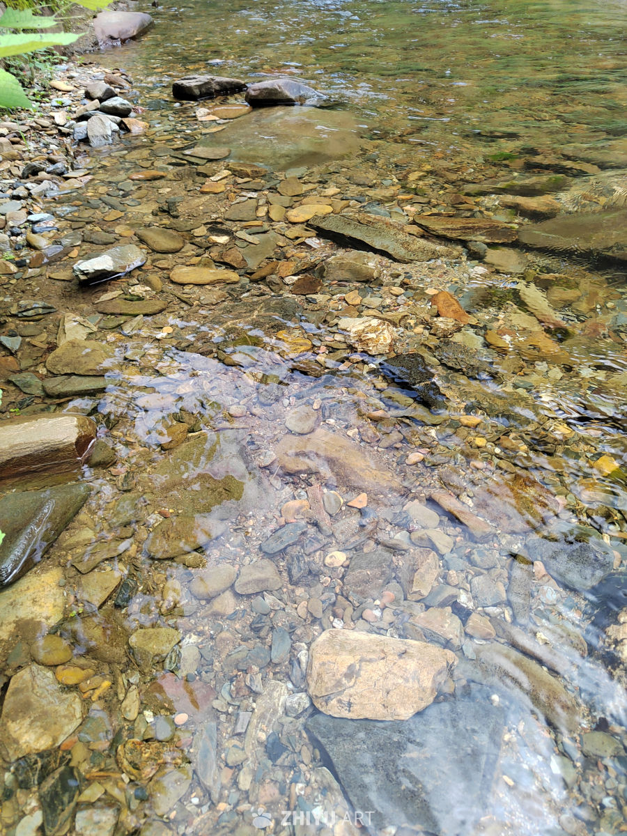 河水潺潺