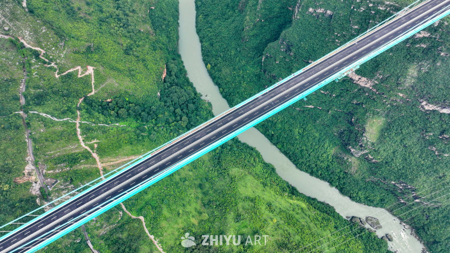 航拍贵州花江峡谷大桥 7