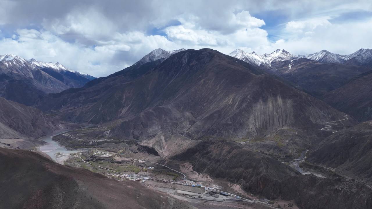 澜沧江峡谷航拍景色