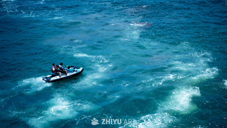 海上摩托艇疾行