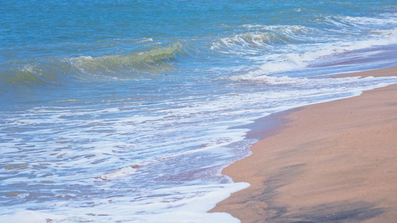 海南三亚海边海浪实拍升格视频-5 2025.8.8 5