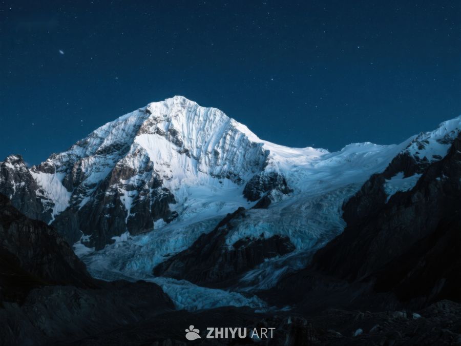 夜幕下的雪山之巅 520