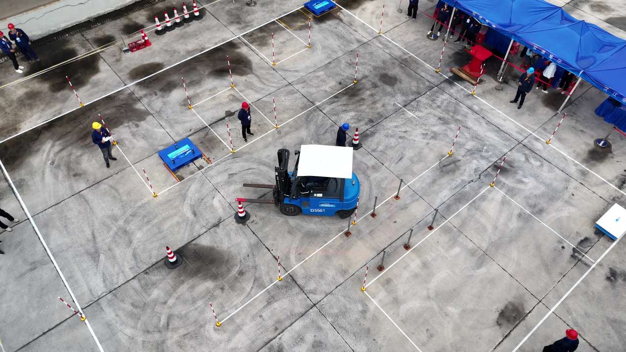 叉车驾驶训练考核现场