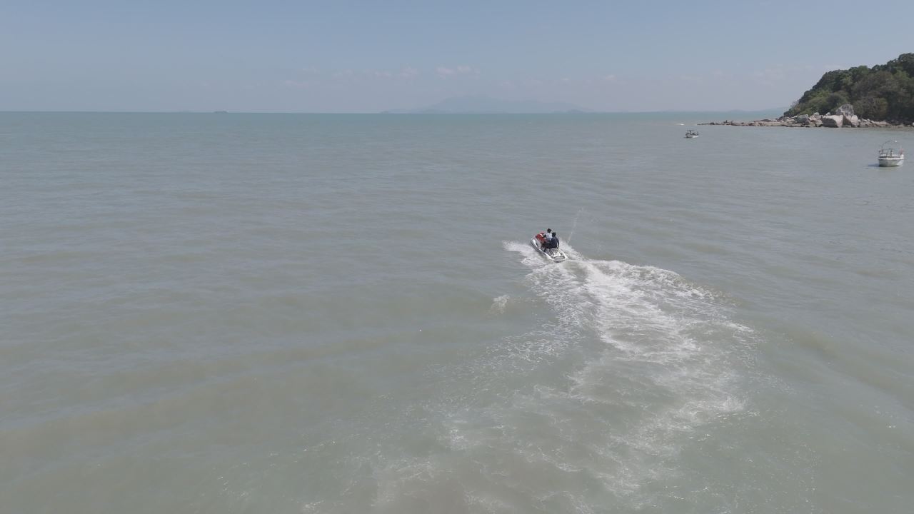 海上摩托疾驰