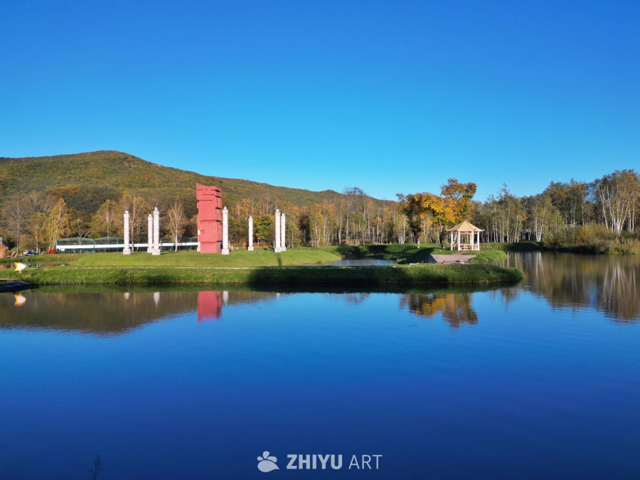 镜湖红筑 山涧柱景