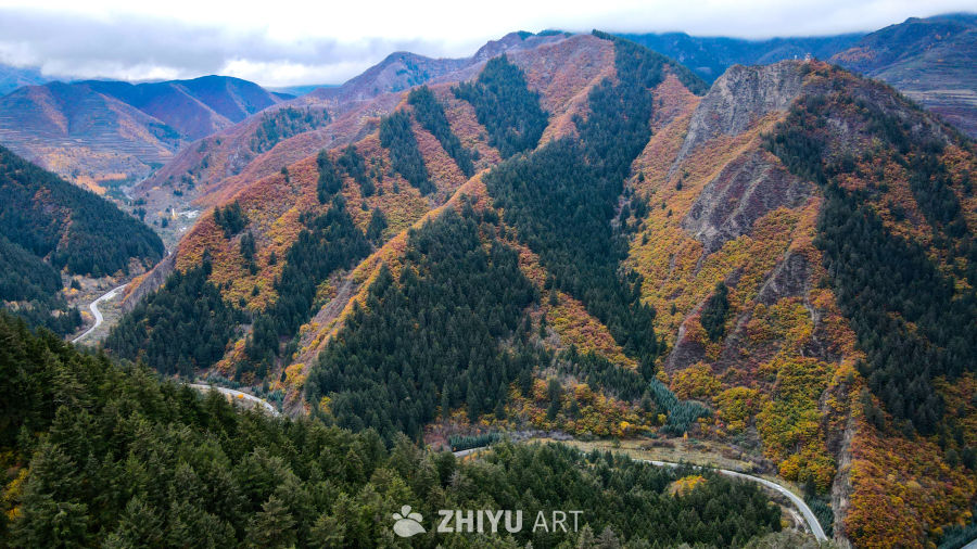 甘肃兰州榆中县兴隆山秋景航拍 4