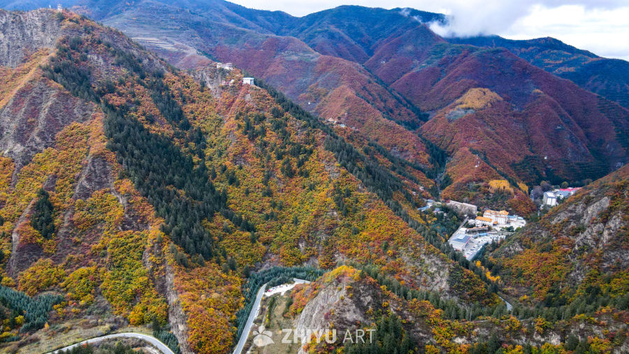 甘肃兰州榆中县兴隆山秋景航拍 6