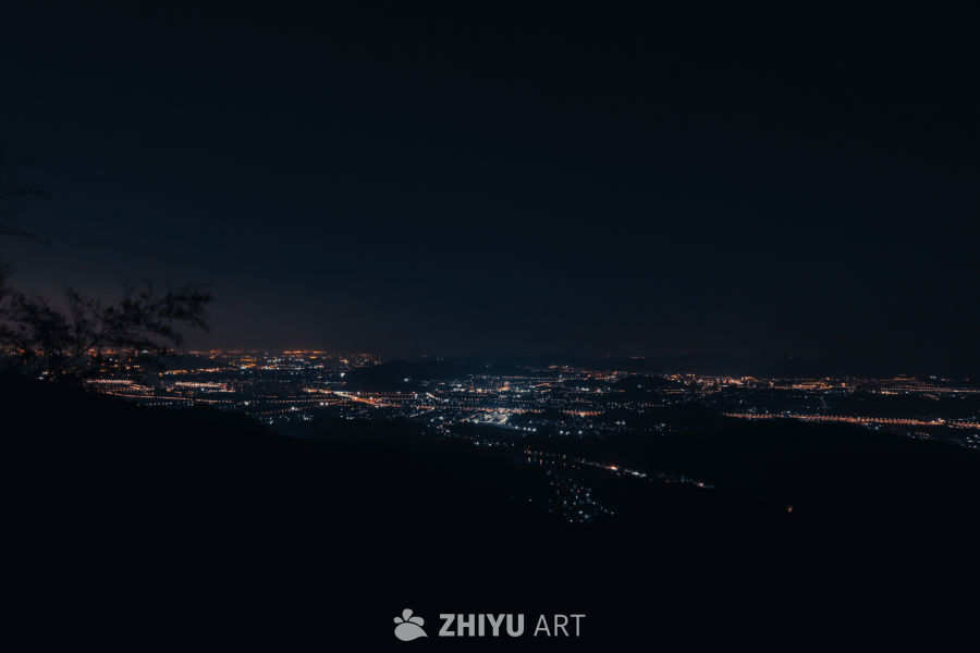 夜瞰城市灯火