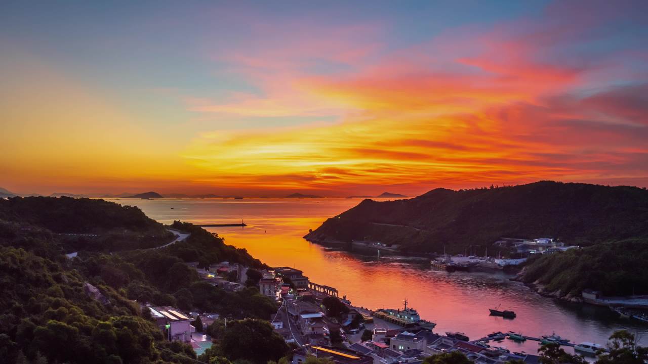 东澳岛海岛日出时分全景风光