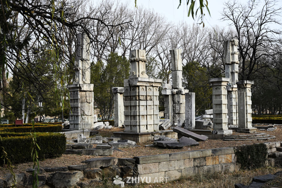 古代石柱遗迹